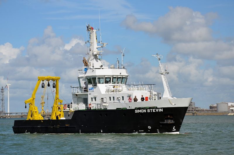 RV Simon Stevin, by Hans Hillewaert
