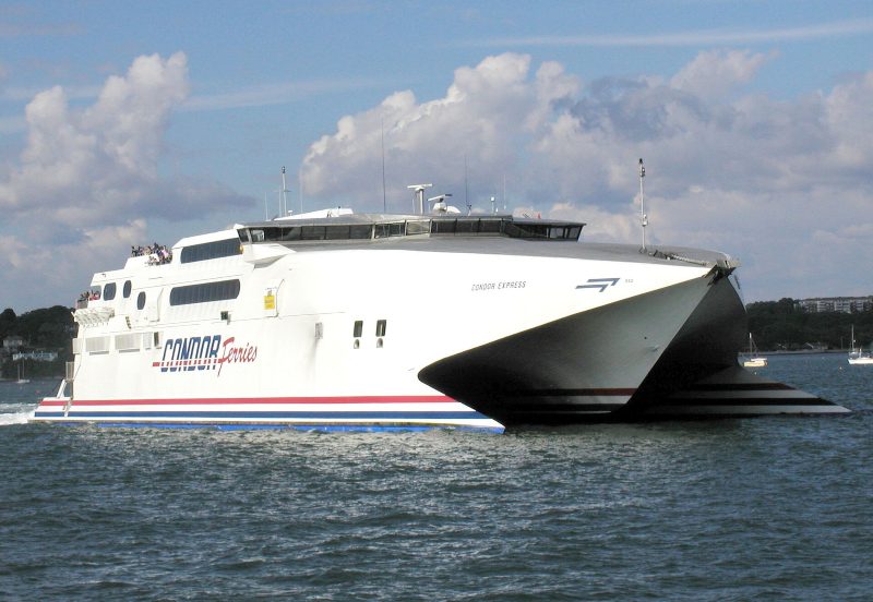 Condor Express, by Arpingstone at English Wikipedia