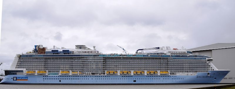 Spectrum of the Seas, by Dickelbers