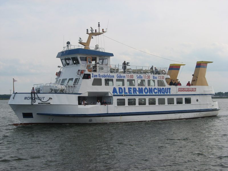 Adler Mönchgut, by Reservejäger at German Wikipedia