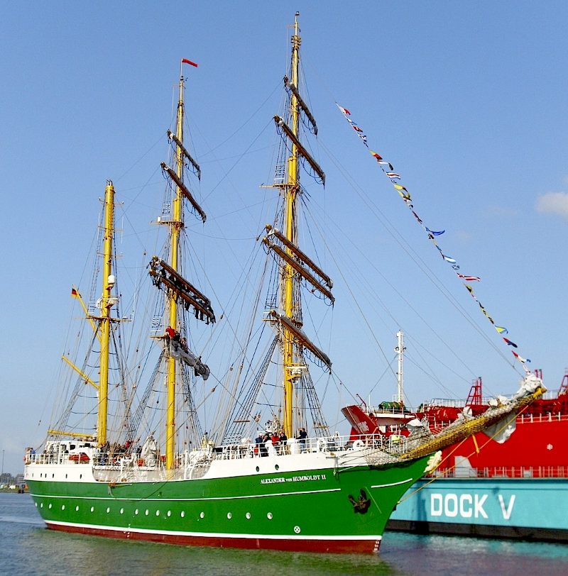 Alexander von Humboldt II, by Alexander_von_Humboldt_II_(3).jpg: Tvabutzku1234 derivative work: Morn