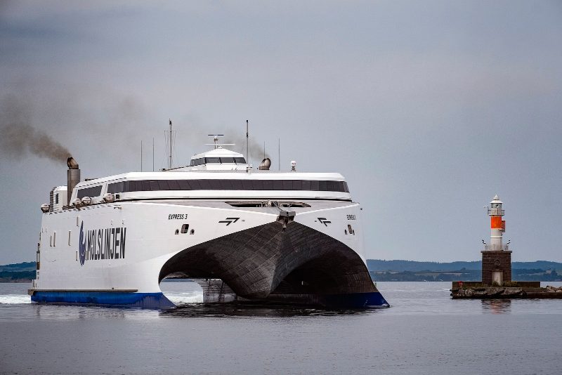 HSC Express 3, by Johan Wessman / News Oresund