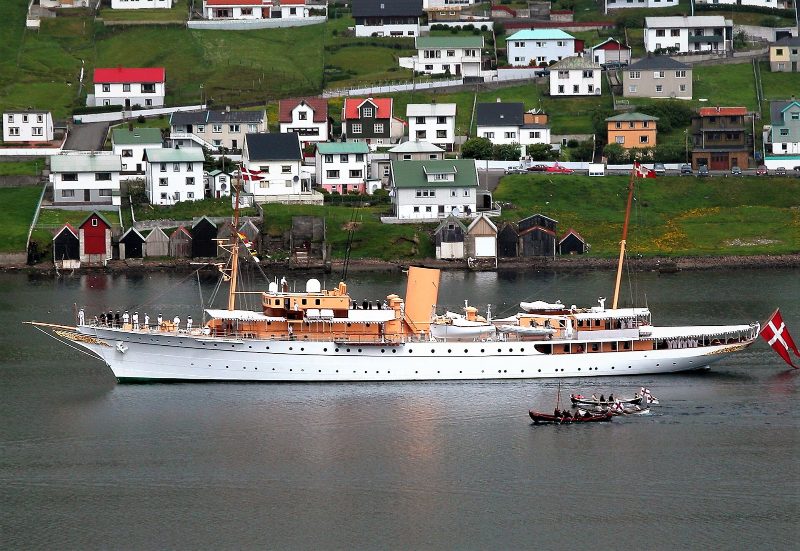 KDM Dannebrog, by Erik Christensen