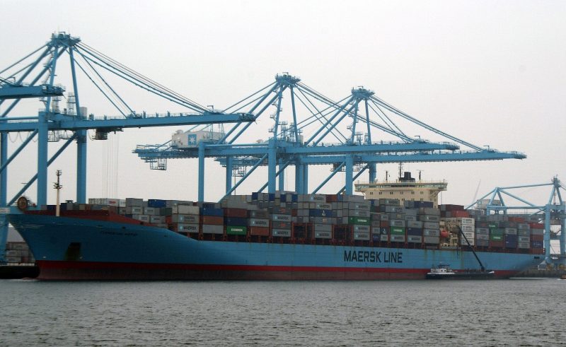 Clementine Maersk, by Roy