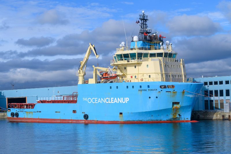 Maersk Tender, by Gordon Leggett