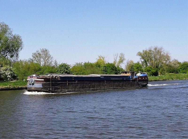Barge Emilienne, by Pierre André