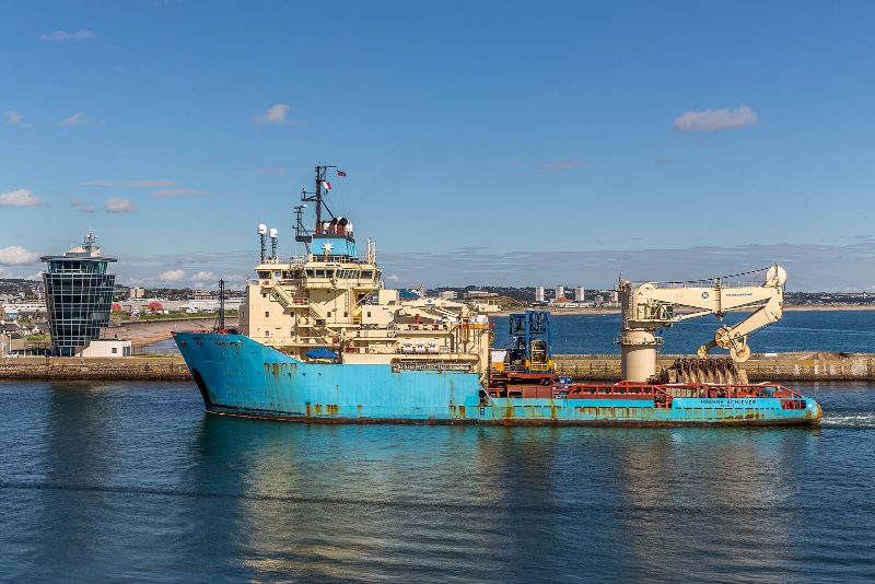 Maersk Achiever, by Alan Jamieson from Aberdeen, Scotland