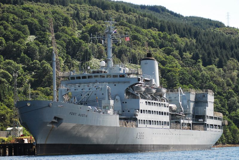 RFA Fort Austin, by Tontastic at English Wikipedia