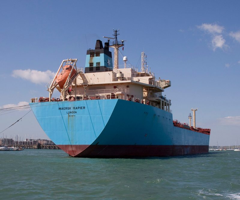 MV Maersk Rapier, by Tony Hisgett from Birmingham, UK