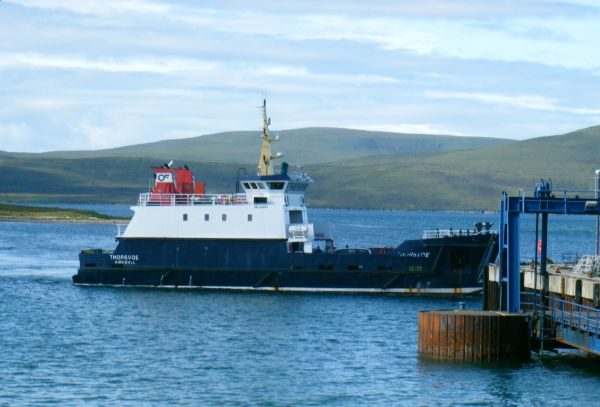 MV Thorsvoe, by User:Finavon