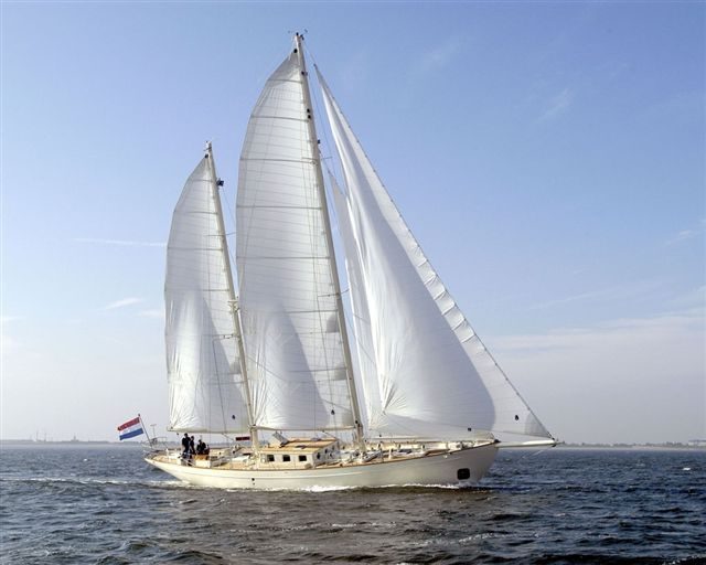 Urania, by Ministerie van Defensie