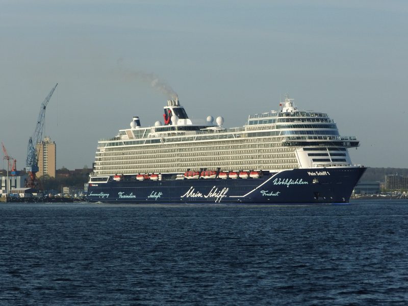 Mein Schiff 1, by HenSti