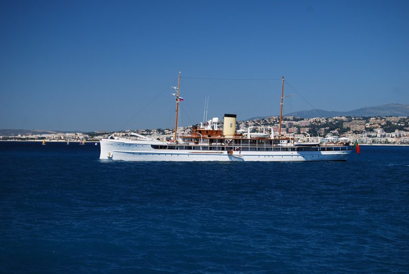 SS Delphine, by LynxIV