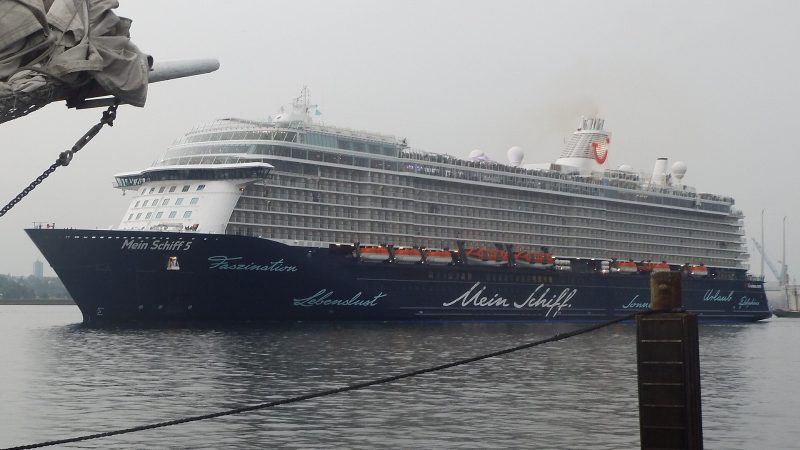 Mein Schiff 5, by HenSti