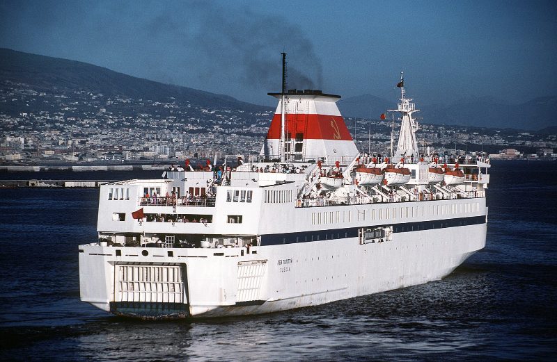 MV Ocean Life, by JO1 Tamberg