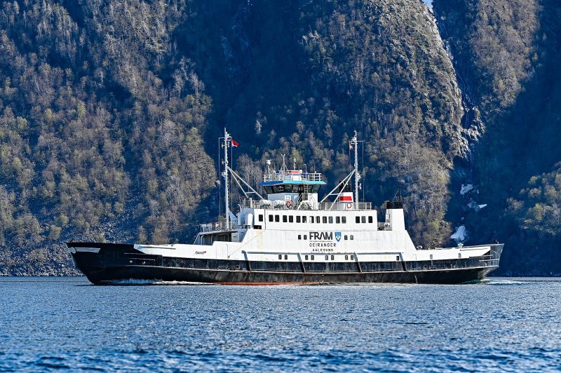 Geiranger, by Gordon Leggett
