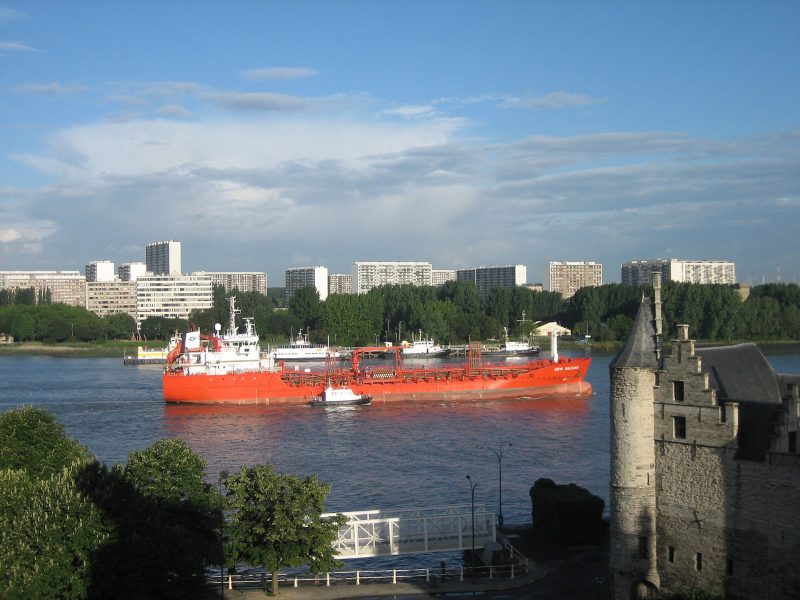 Bow Balearia, by bert76 13:16, 29 August 2006 (UTC)