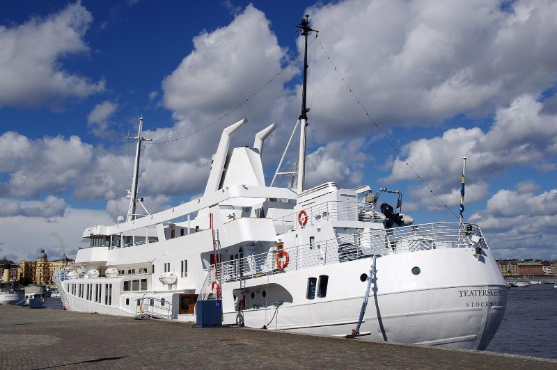 M/S Teaterskeppet, by Jakub Hałun