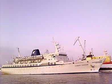 Klavdia Yelanskaïa, by Murmansk_seaport_1.jpg: Anna derivative work: Geo Swan (talk)