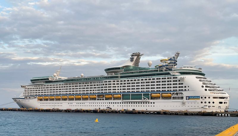 Adventure of the Seas, by Davidbenjaminlat
