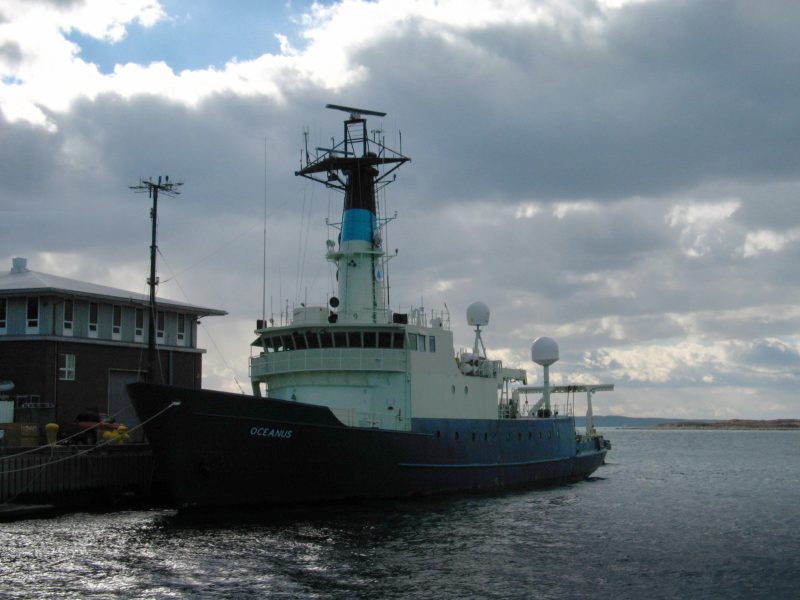 RV Oceanus, by BenFrantzDale