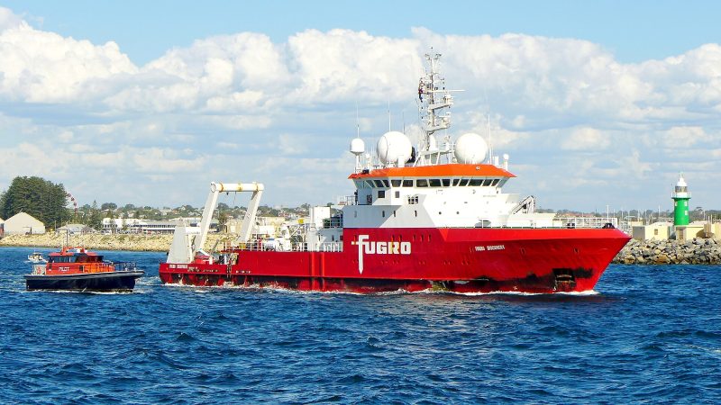 Fugro Discovery, by Bahnfrend