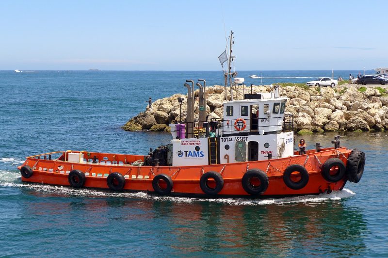 Total Assist (tugboat, 1969), by Bahnfrend