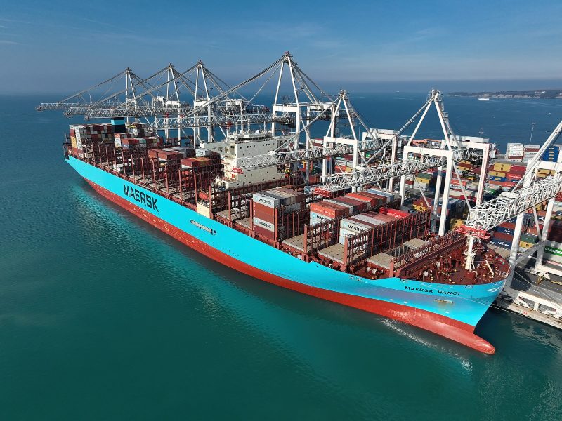 Maersk Hanoi, by Petar Milošević