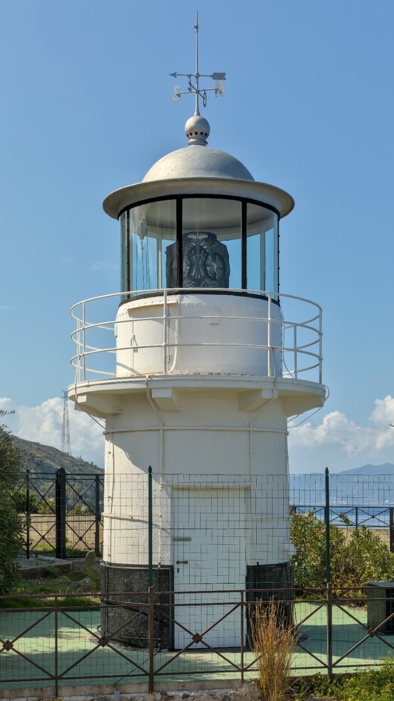 phare de Scilla, by Benjamin Smith
